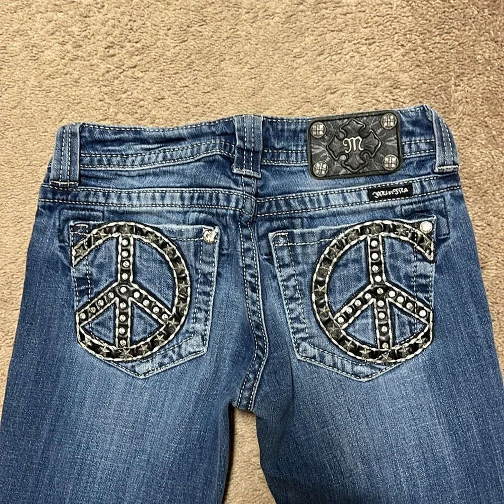 Miss Me Low Rise Boot Cut - Picture 4 of 5